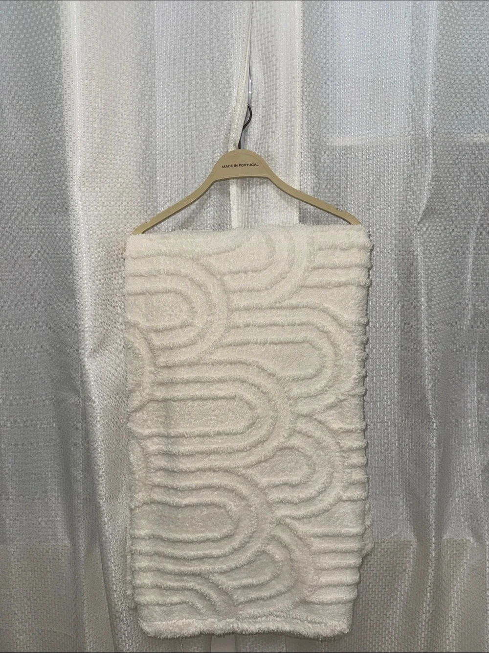 Cream Throw Blanket Sculpted Geometric Pattern